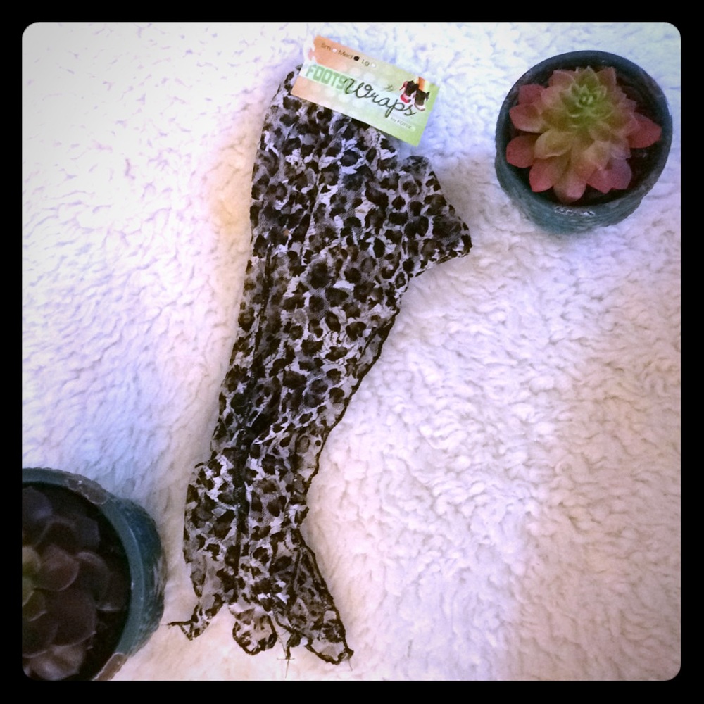 🔥5 for $10! Leopard print footsie wrap stockings
